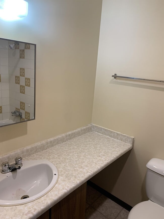 Building Photo - 9527-998A 98a Ave