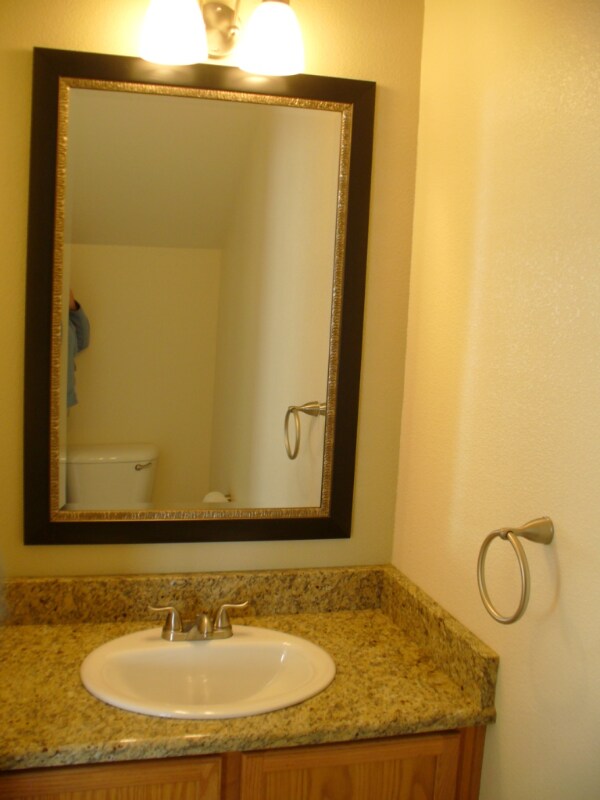 Foto del edificio - 2484 St Paul Dr