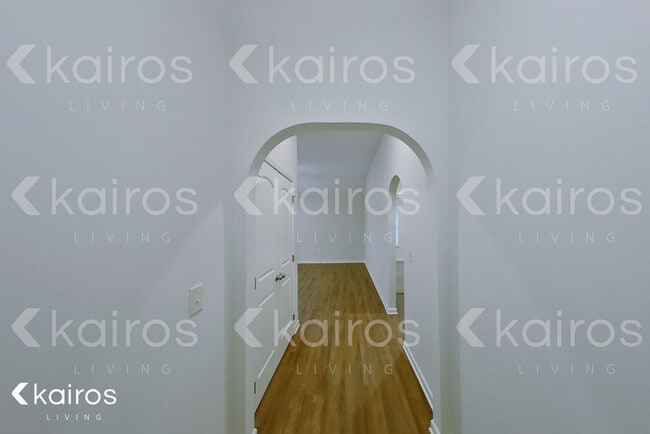 Building Photo - 327 Bent Tree Dr