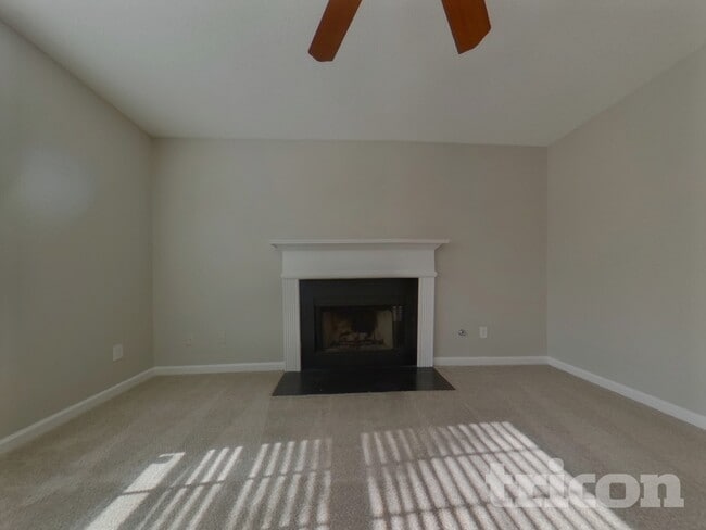 Building Photo - 341 Rosemont Ct