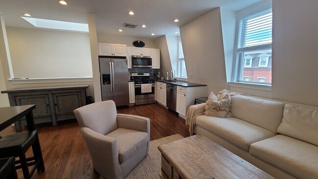 Foto del edificio - 618 E 7th St