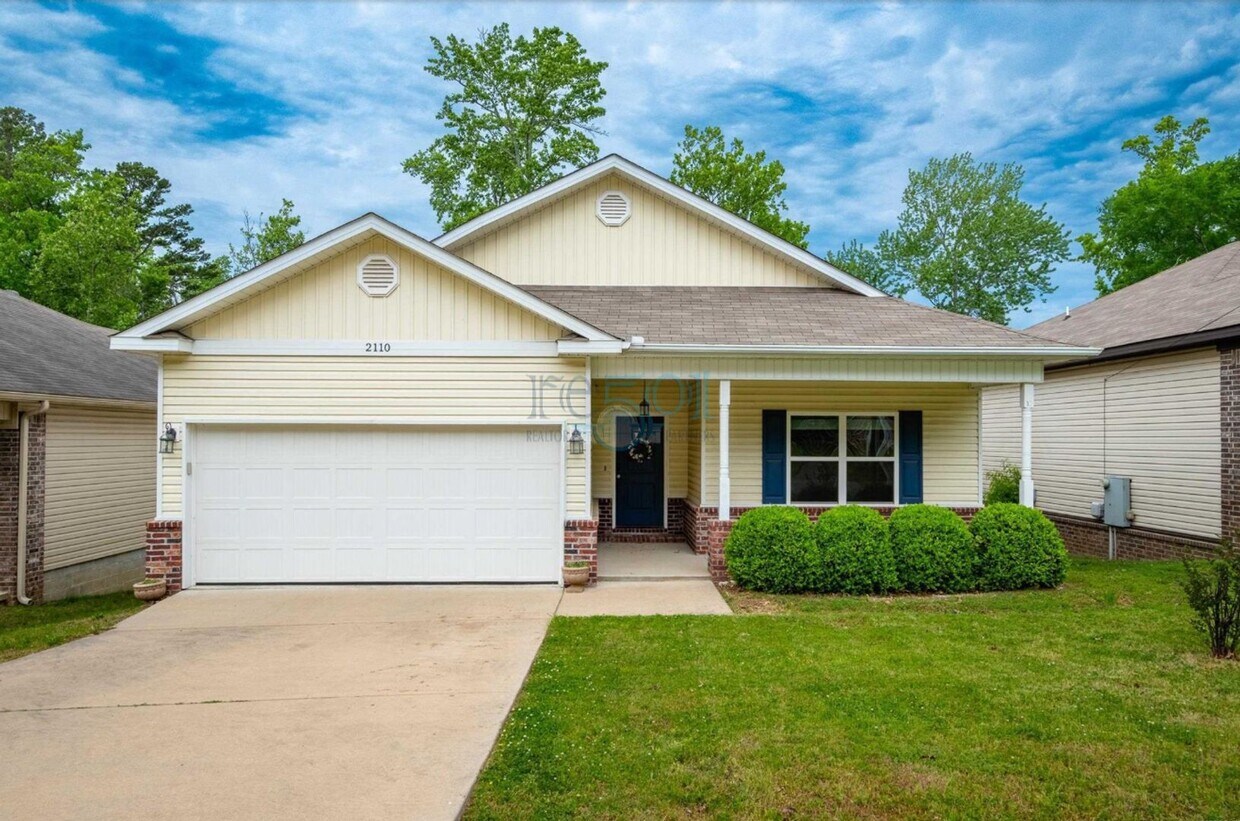 Foto principal - Gorgeous Find In West Little Rock!