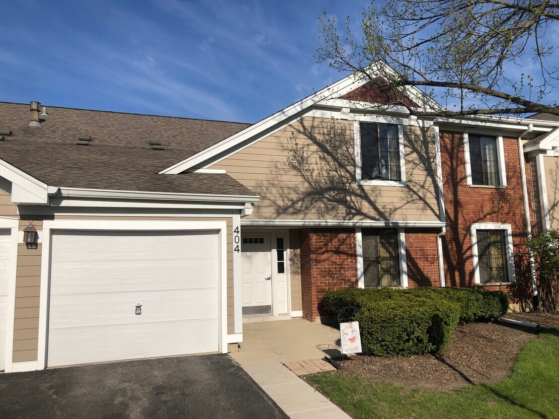 404 Sandalwood Ln Unit B2, Schaumburg, IL 60193 Condo for Rent in