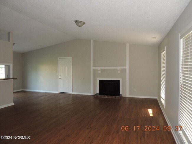 Building Photo - 513 Pine Valley Rd