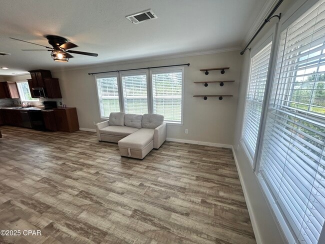 Foto del edificio - 7407 Sweetbriar Rd