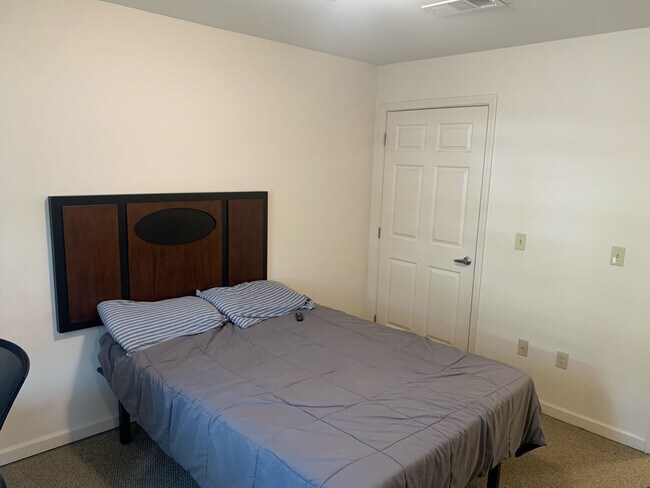 Foto del edificio - 221 Southview Ave