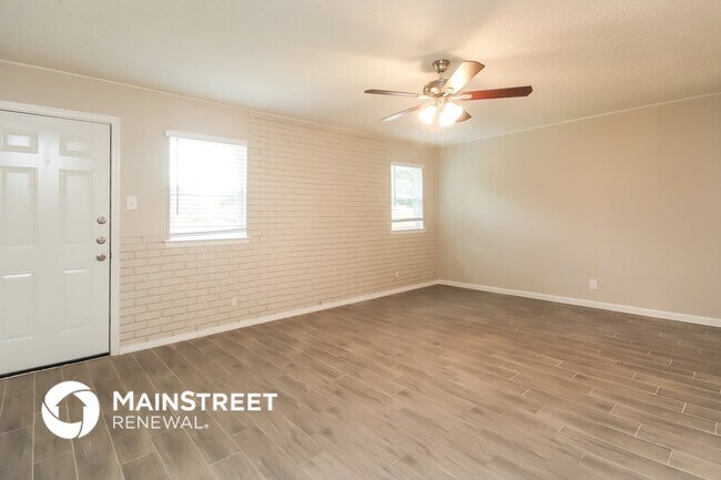 Building Photo - 5621 Macdougall Dr