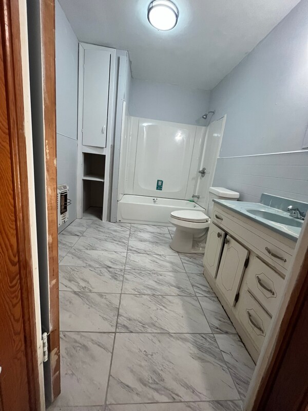 Building Photo - 216 Pine St