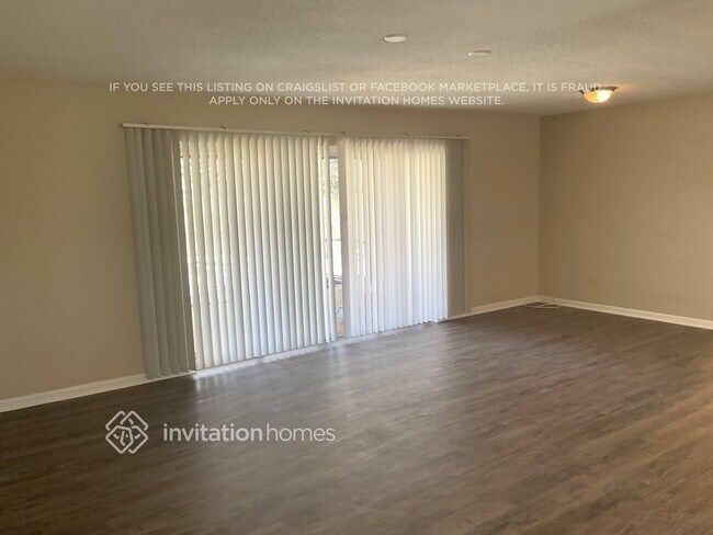 Building Photo - 2225 14th Ave SW