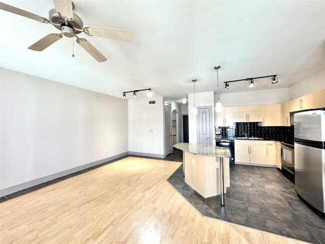 Foto del edificio - 3660 Richmond Ave.