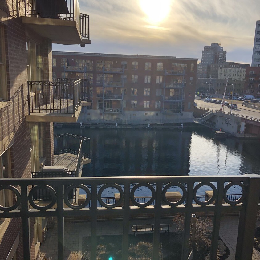 102 N Water St, Milwaukee, WI 53202 Condo for Rent in Milwaukee, WI