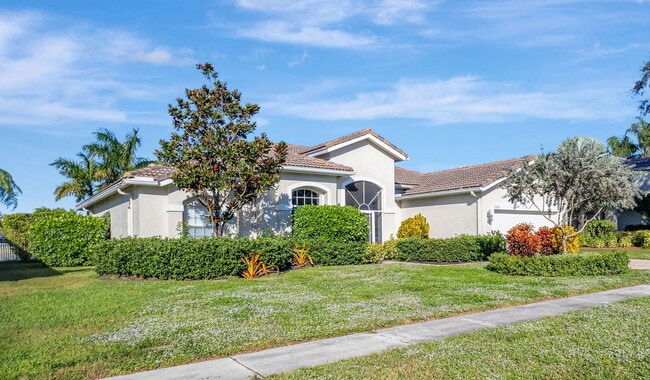 Building Photo - 11223 Edgewater Cir