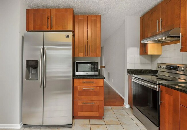 Building Photo - 3085 Bridgeton Ct