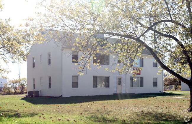 Building Photo - 6153 Dickson Rd