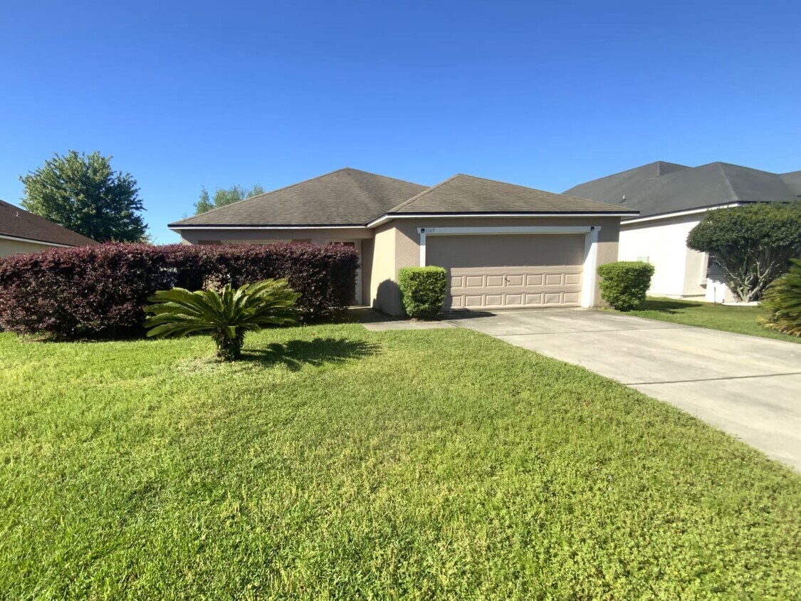 Foto principal - 9149 Thunderbolt Dr