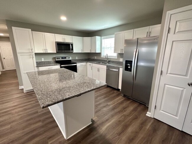 Foto del edificio - Beautiful Renovated 3 bedroom 2 bath house