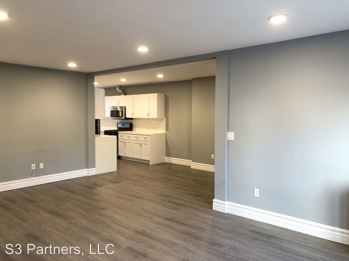 Foto principal - 402 S Robertson Blvd