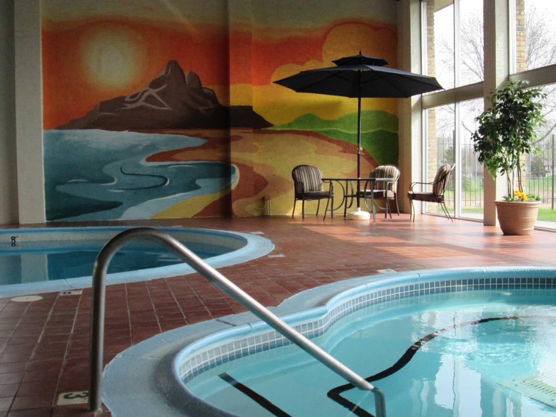 Piscina y spa - Senior 55+ - Hart Lake Apartments