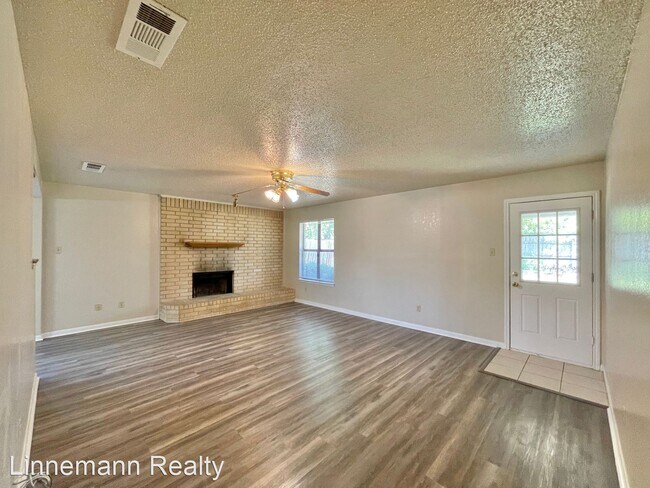 Foto del edificio - 3 br, 2 bath House - 109 South Brook Drive