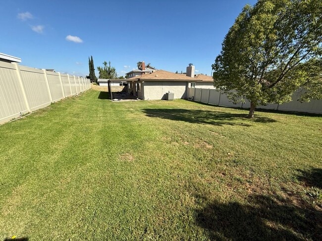 Foto del edificio - 3424 Pickwick St