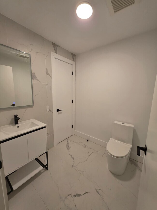Foto del edificio - 286 Hawthorne Ave