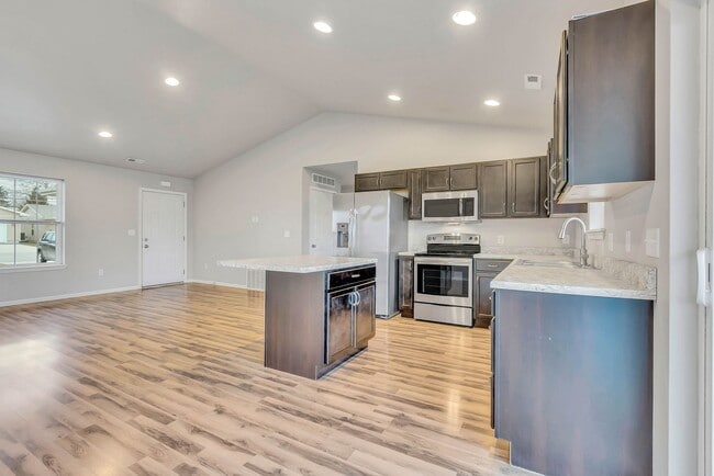 Foto del edificio - Modern Living at Summerland Park: Stylish 2 Bed, 2 Bath Duplex