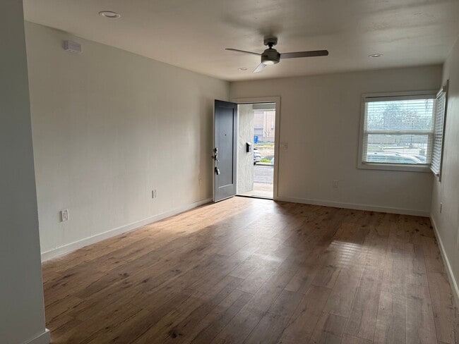 Building Photo - 4031-4033 Miller Way