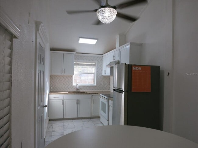 Foto del edificio - 8113 N Rome Ave