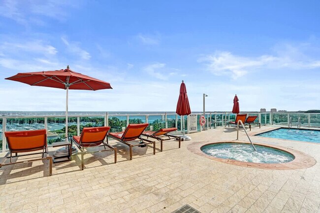 Foto del edificio - 2889 McFarlane Rd