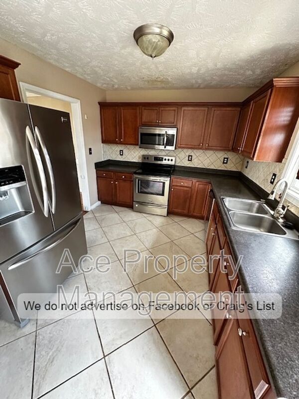 Building Photo - 3580 South Peak Drive