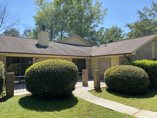 Foto del edificio - 1231 Shannon Way SW