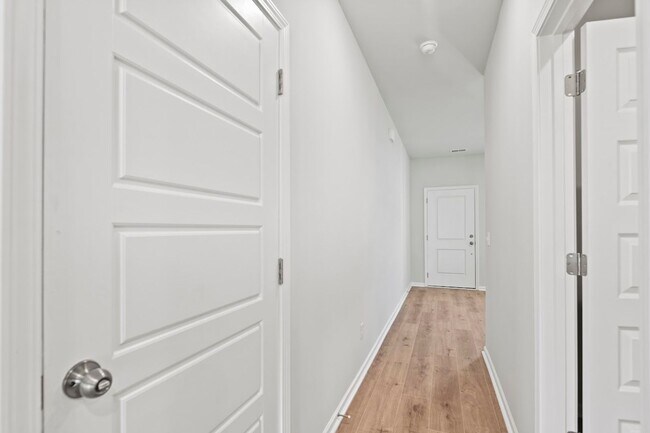 Building Photo - 3 Bedroom, 2.5 Bathroom Home in Summers Corner - Summerville