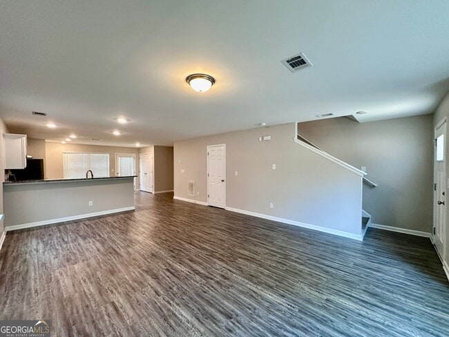 Building Photo - 400 Whippet St