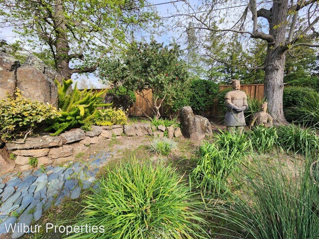 Foto del edificio - 6 br, 4 bath House - 139 Watkins Ave