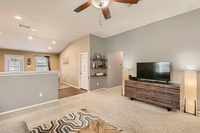 Building Photo - 1207 Horseshoe Ranch Dr