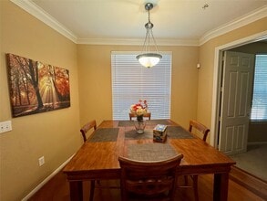 Building Photo - 7575 Kirby Dr