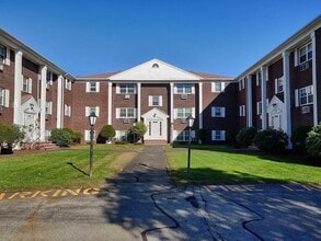 Building Photo - 132 Parker St