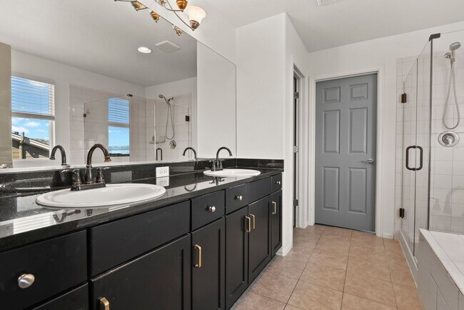 Building Photo - 2750 Brush Ct