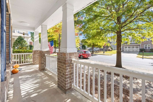 Building Photo - 10411 Alvarado Way