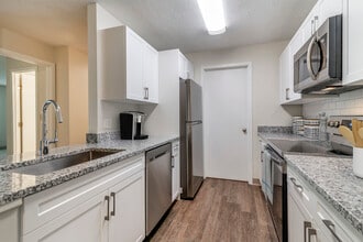 Building Photo - eaves Burlington