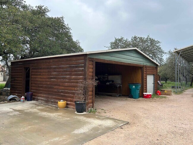 Building Photo - 360 CR 100
