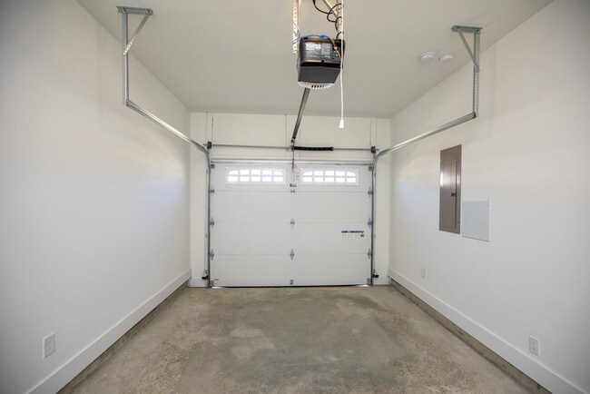 Building Photo - You'll love this Oxford floor plan in Gran...