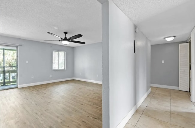 Building Photo - Spacious Renovated 3-Bedroom Condo with Ba...