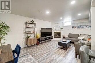 Building Photo - 2553 HOMELANDS Dr