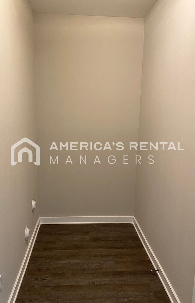 Building Photo - Home for Rent in Calera, AL!!! View with 4...