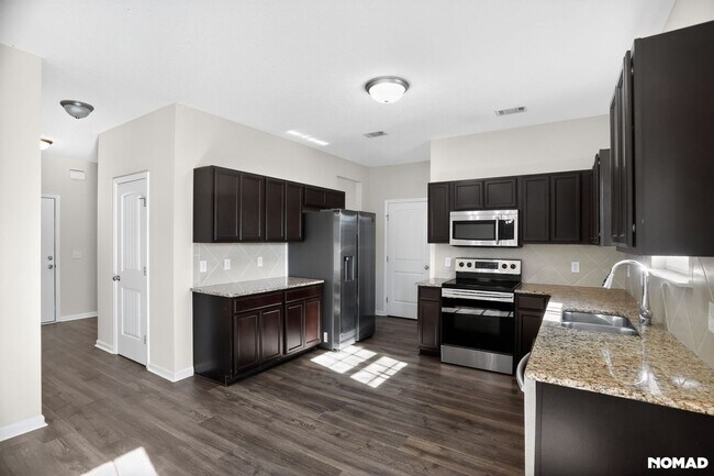 Building Photo - 356 Huntington Dr