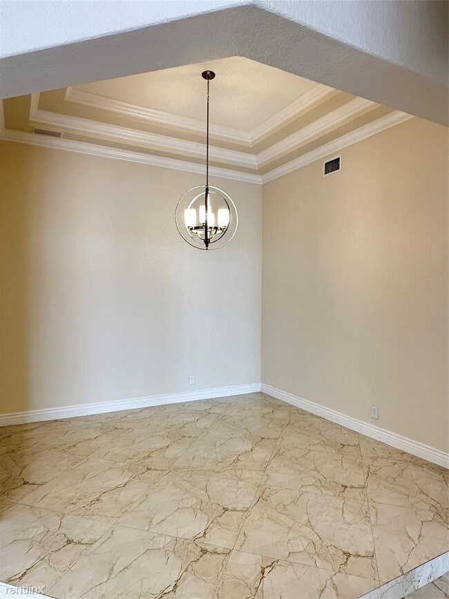 Building Photo - 5 br, 3 bath House - 4824 NW 124th Way