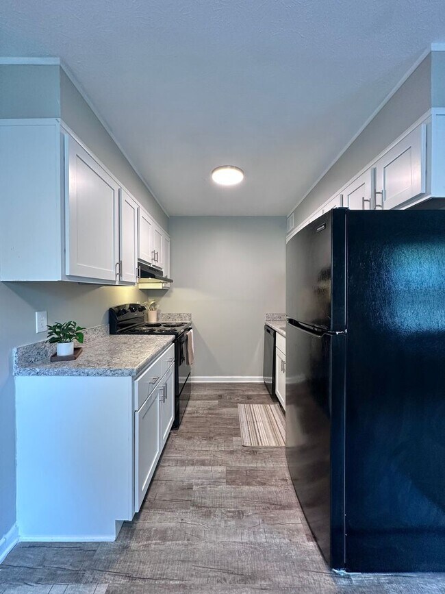 Building Photo - Parkway Apartments – Convenient 2-Bedroom ...