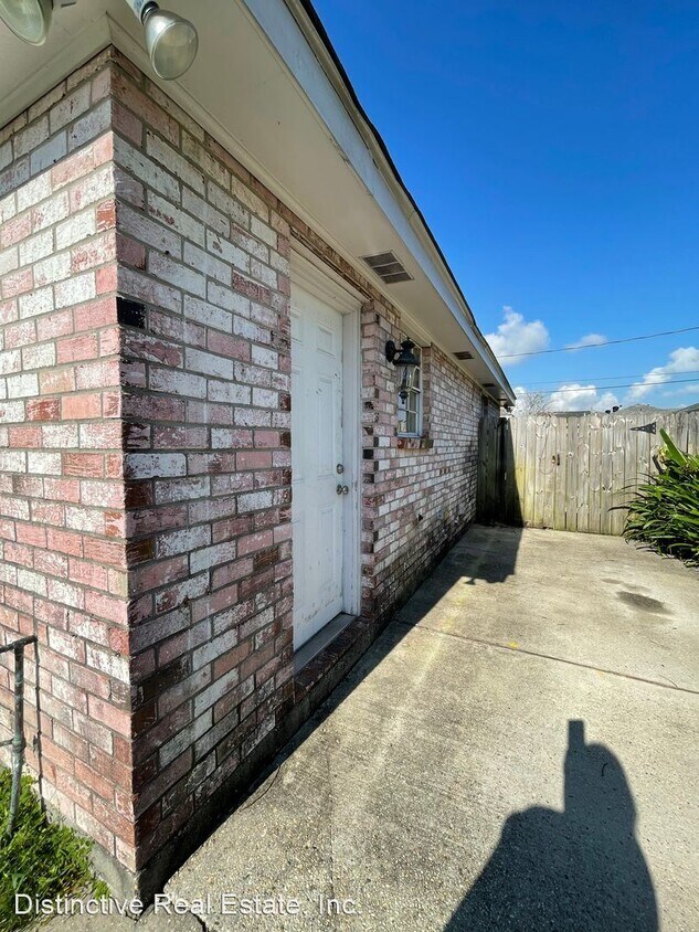 3806 ShangriLa Dr, Chalmette, LA 70043 House Rental in Chalmette, LA