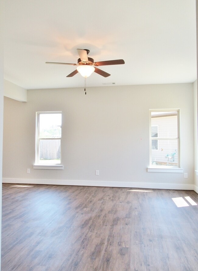 Building Photo - Beautiful Home for Rent in McCalla... Available to View with 48 Hour Notice!! Call today!!